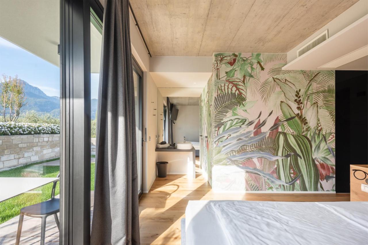リーヴァ・デル・ガルダ Oleeva Garda Living - Adults Only Bed & Breakfast エクステリア 写真