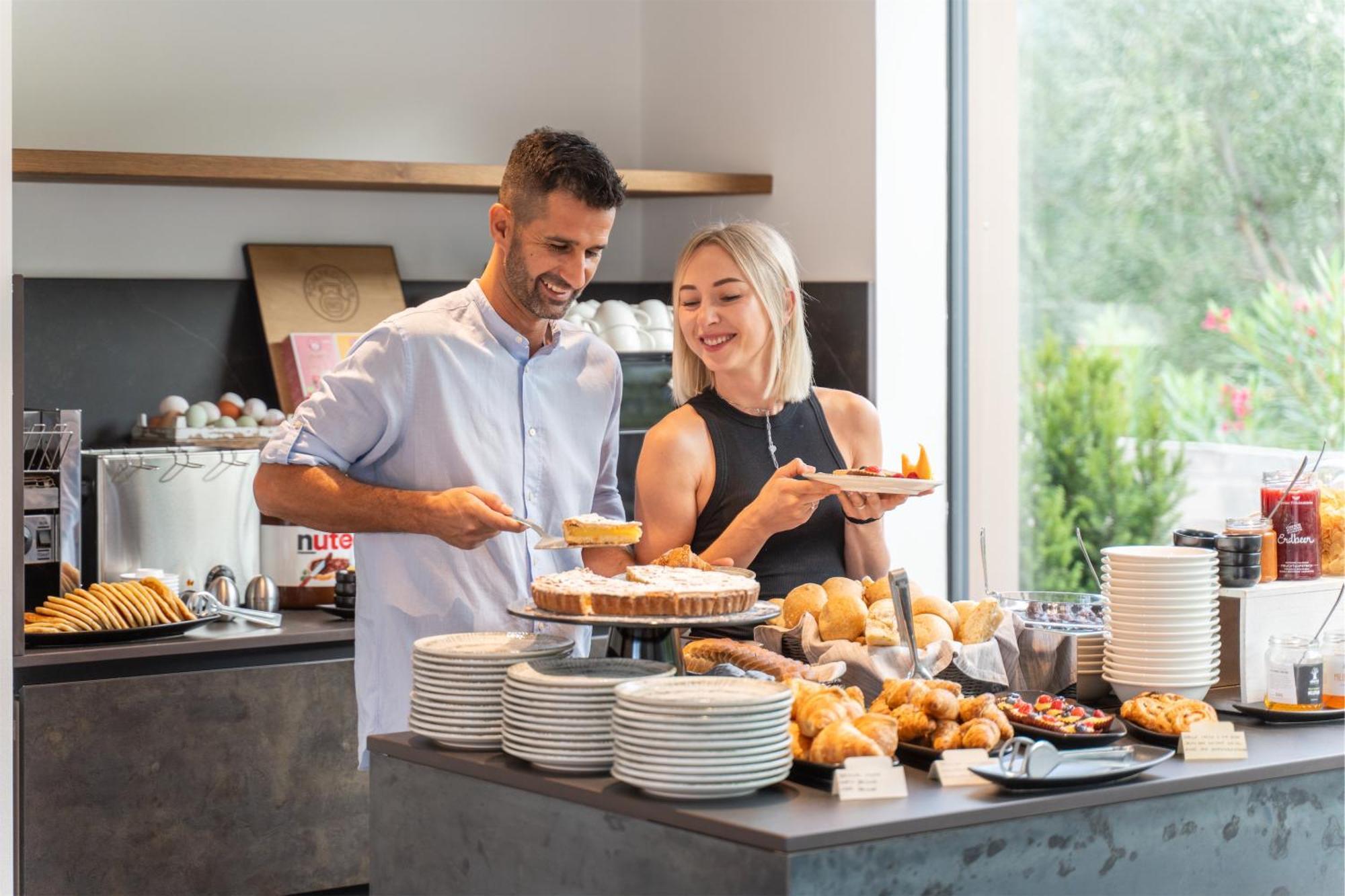 リーヴァ・デル・ガルダ Oleeva Garda Living - Adults Only Bed & Breakfast エクステリア 写真